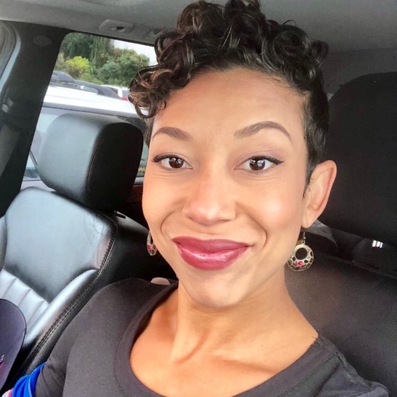 Meet your Posher, Mele - Picture 2 of 2